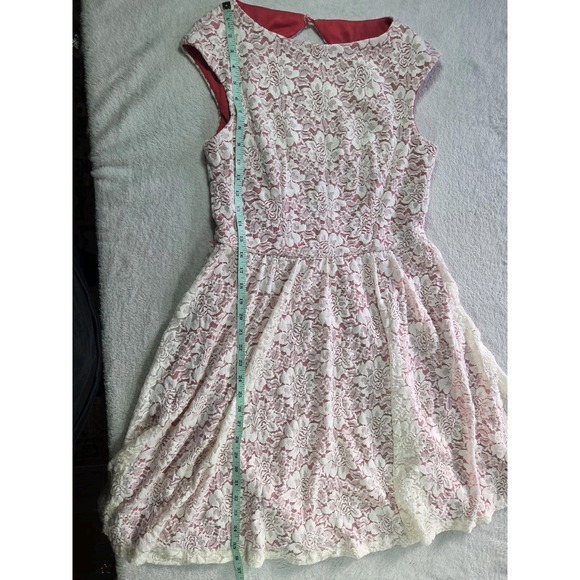 Maggie London Lace Fit Flare Dress Size 10 Ivory Red Lined Cocktail Wedding - Picture 4 of 10